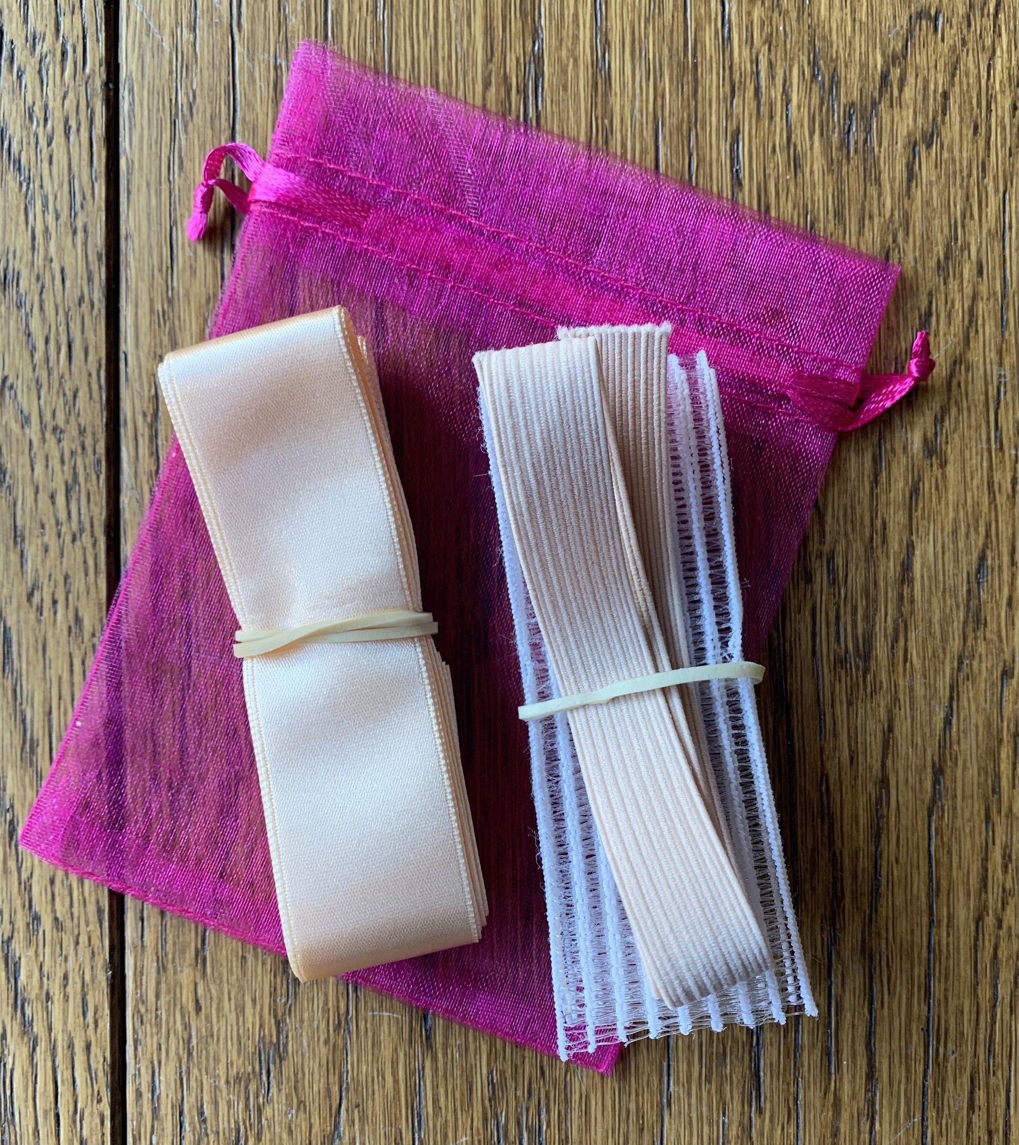 Allestero Resa rilassare piedi di ballerine tovagliolo Osservatorio direttore Allestero Resa rilassare piedi di ballerine tovagliolo Osservatorio direttore